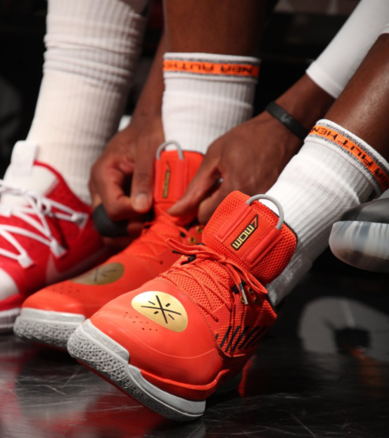 让边锋内切 让边锋内切